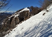 64 Scendo con attenzione pestando neve rammollita e scivolosa